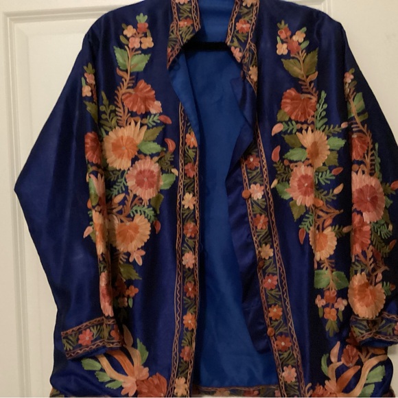 Embroidered raw silk kimonos jacket - Picture 5 of 8
